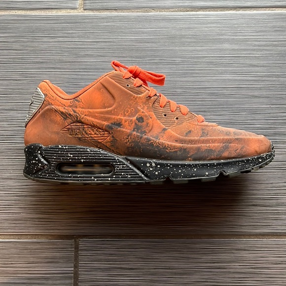 mars landing nike air max